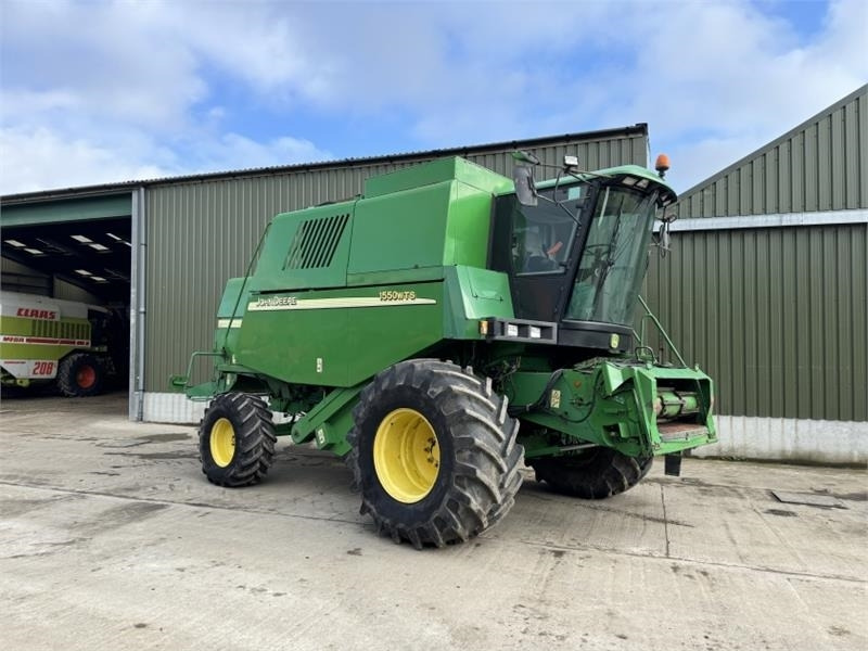 John Deere John Deere 1550 WTS c/w 620R Header - Kombainu papildaprīkojums: foto 1 John Deere John Deere 1550 WTS c/w 620R Header - Kombainu papildaprīkojums: foto 1