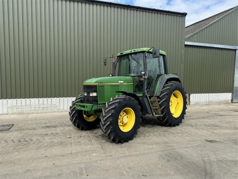 John Deere John Deere 6800 Tractor - Traktors: foto 1 John Deere John Deere 6800 Tractor - Traktors: foto 1