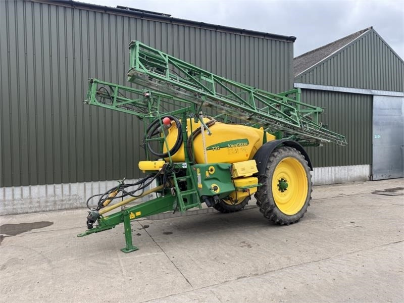 John Deere John Deere 732 Trailed Sprayer - Uzkarināmais miglotājs: foto 1 John Deere John Deere 732 Trailed Sprayer - Uzkarināmais miglotājs: foto 1