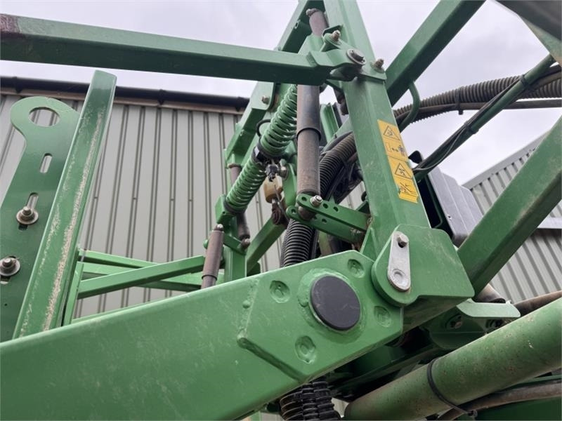Uzkarināmais miglotājs John Deere John Deere 732 Trailed Sprayer: foto 12
