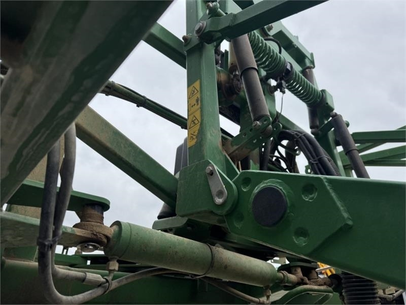 Uzkarināmais miglotājs John Deere John Deere 732 Trailed Sprayer: foto 13