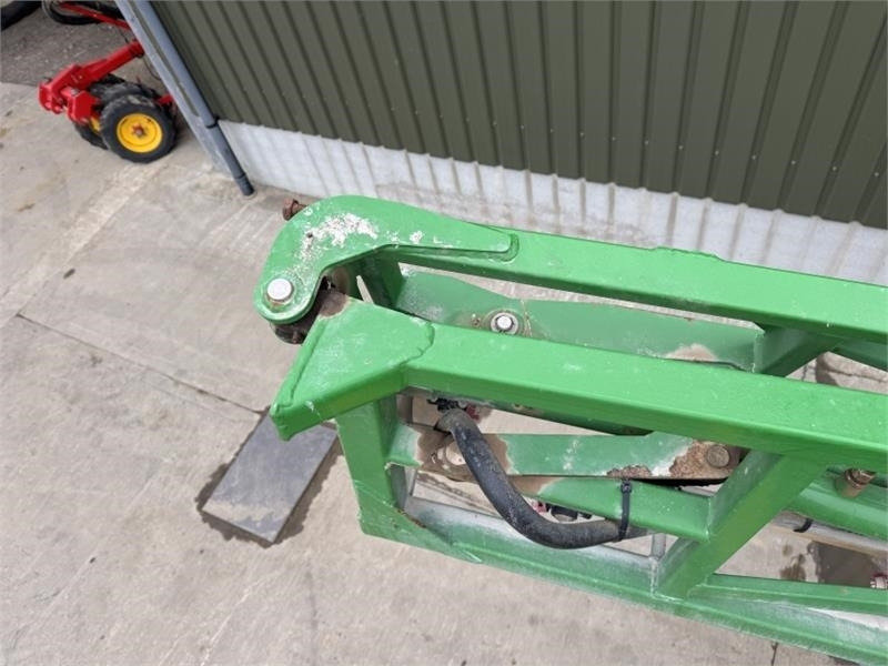 Uzkarināmais miglotājs John Deere John Deere 732 Trailed Sprayer: foto 24