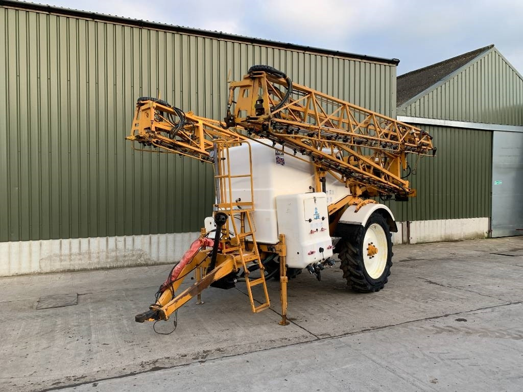 Knight 28 Meter 3800 Litre Trailed Sprayer - Piekabināmais miglotājs: foto 1 Knight 28 Meter 3800 Litre Trailed Sprayer - Piekabināmais miglotājs: foto 1
