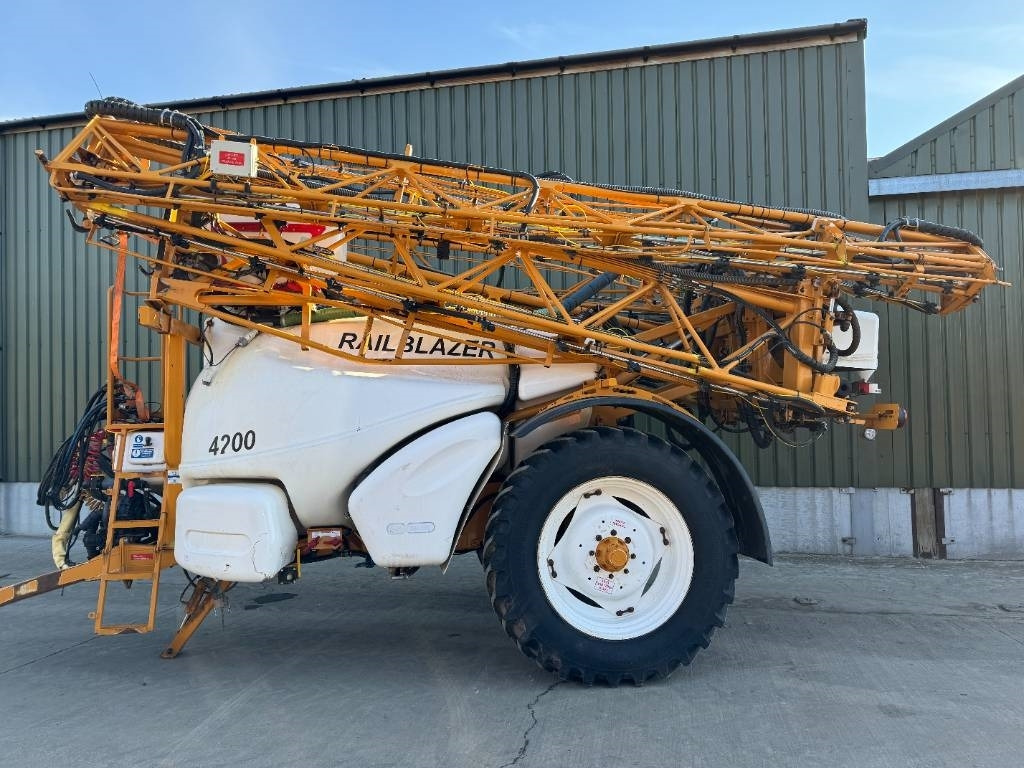 Knight Trailblazer 4200L 36M Trailed Sprayer - Piekabināmais miglotājs: foto 2 Knight Trailblazer 4200L 36M Trailed Sprayer - Piekabināmais miglotājs: foto 2