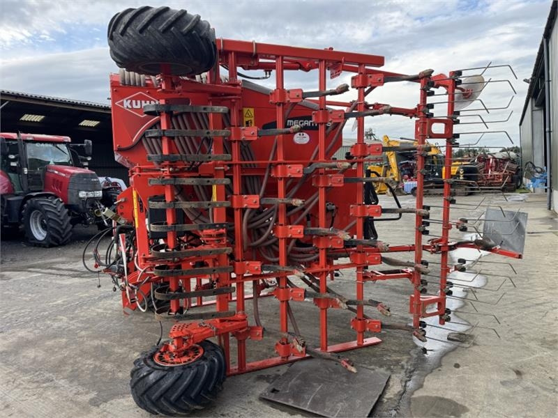 Kuhn Megant 480 Tine Drill - Kombinētā sējmašīna: foto 4 Kuhn Megant 480 Tine Drill - Kombinētā sējmašīna: foto 4