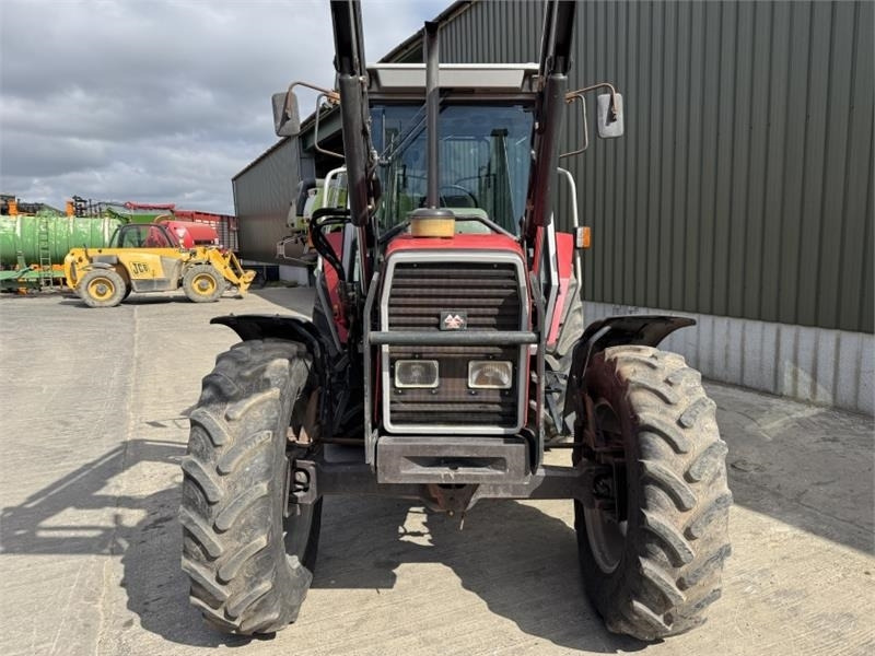Massey Ferguson Massey Ferguson 3075 Dynashift *Low Hours* - Traktors: foto 5 Massey Ferguson Massey Ferguson 3075 Dynashift *Low Hours* - Traktors: foto 5