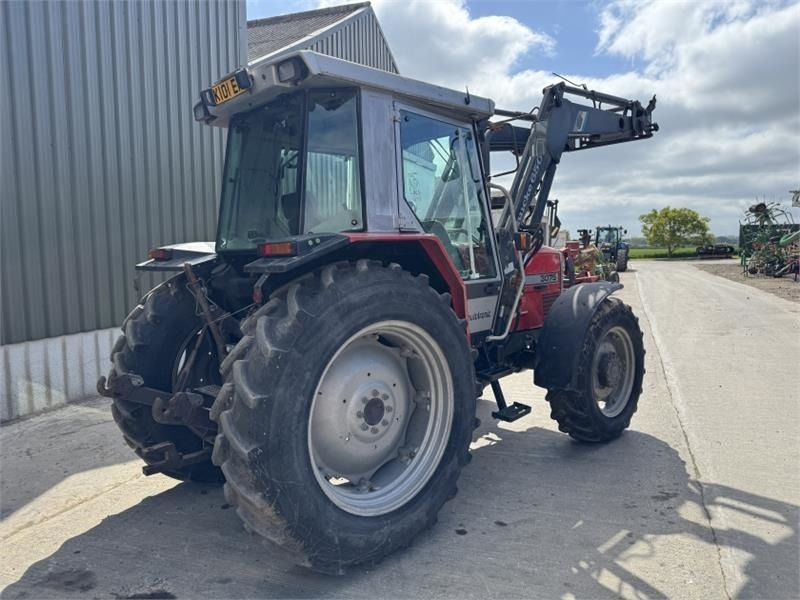 Massey Ferguson Massey Ferguson 3075 Dynashift *Low Hours* - Traktors: foto 4 Massey Ferguson Massey Ferguson 3075 Dynashift *Low Hours* - Traktors: foto 4