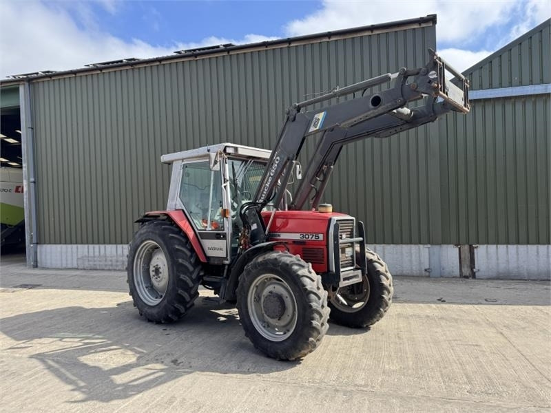 Massey Ferguson Massey Ferguson 3075 Dynashift *Low Hours* - Traktors: foto 3 Massey Ferguson Massey Ferguson 3075 Dynashift *Low Hours* - Traktors: foto 3