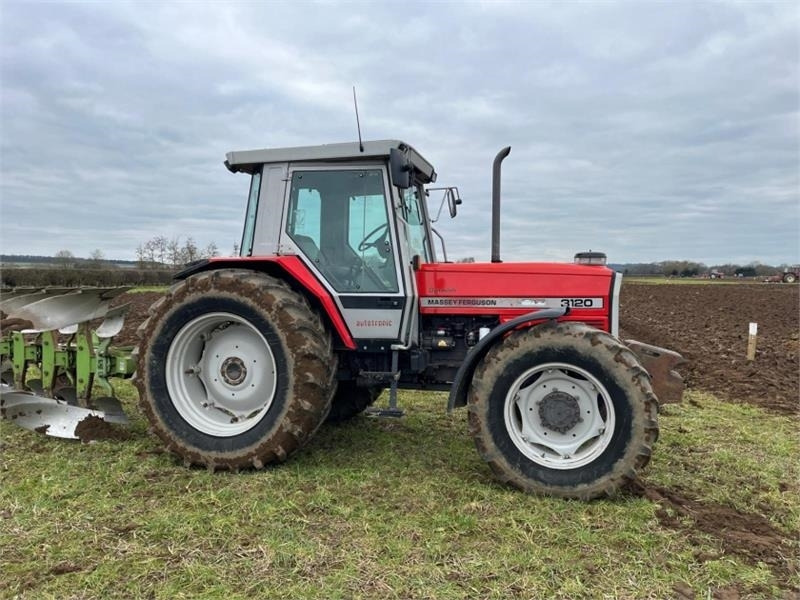 Massey Ferguson Massey Ferguson 3120 Dynashift - Traktors: foto 4 Massey Ferguson Massey Ferguson 3120 Dynashift - Traktors: foto 4