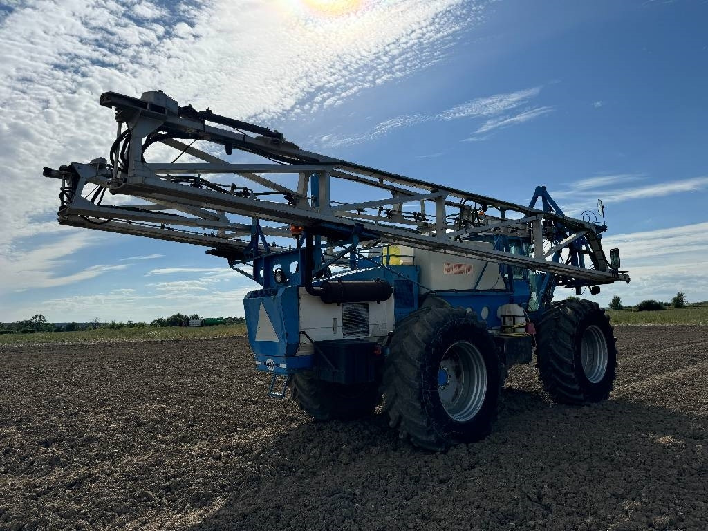Matrot M44D 36m Self Propelled Sprayer - Pašgājējmiglotājs: foto 4 Matrot M44D 36m Self Propelled Sprayer - Pašgājējmiglotājs: foto 4