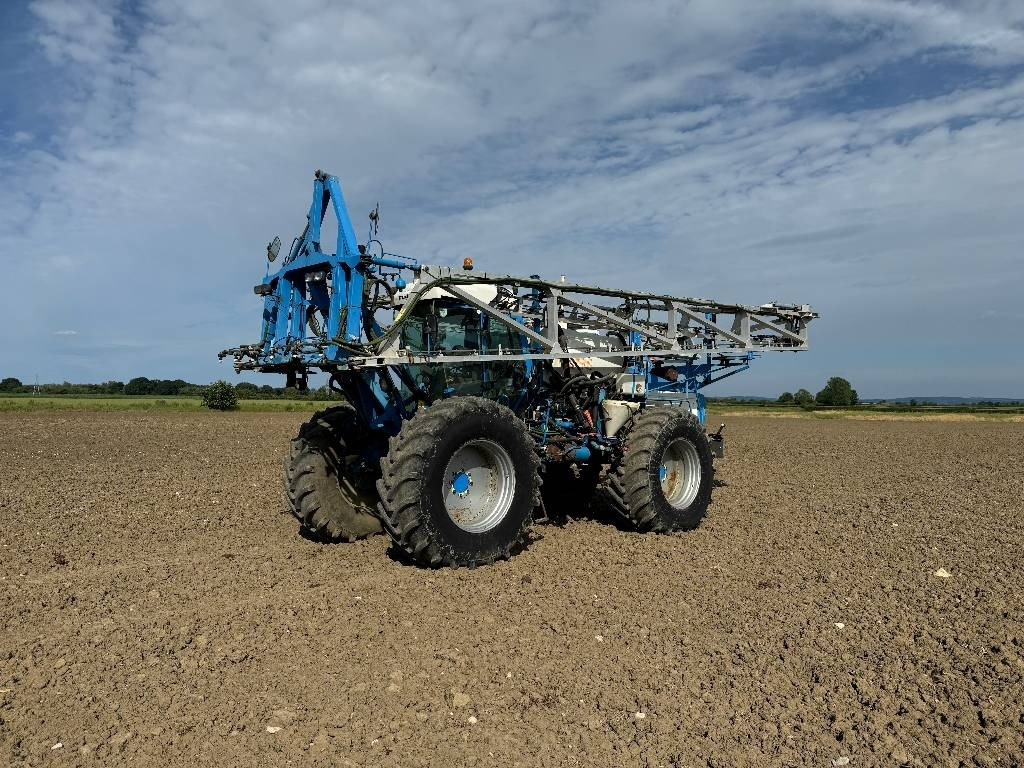 Matrot M44D 36m Self Propelled Sprayer - Pašgājējmiglotājs: foto 1 Matrot M44D 36m Self Propelled Sprayer - Pašgājējmiglotājs: foto 1