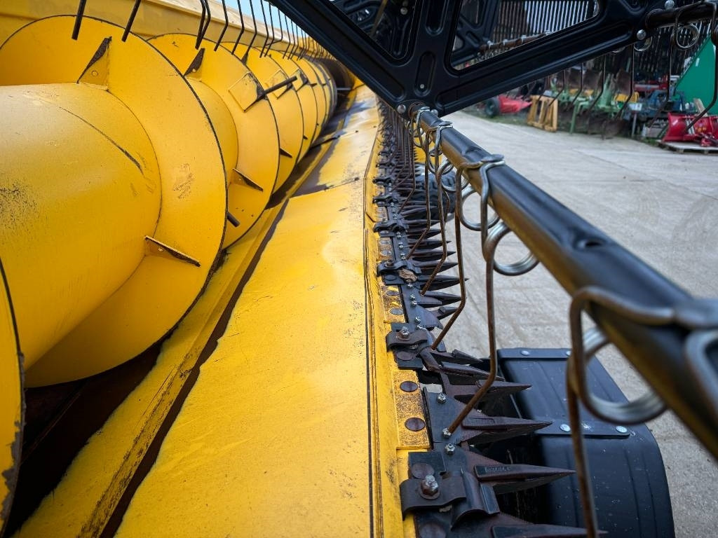 New Holland 41 FT Vari-Feed Header - Kombainu papildaprīkojums: foto 5 New Holland 41 FT Vari-Feed Header - Kombainu papildaprīkojums: foto 5