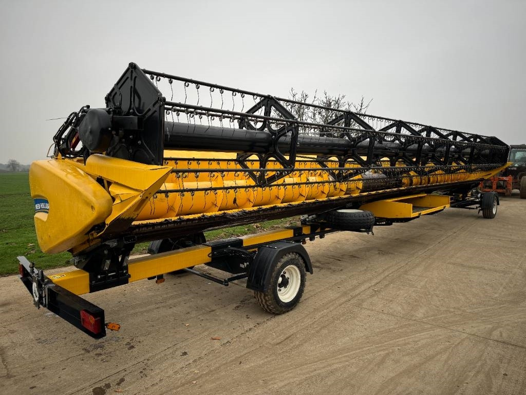 New Holland 41 FT Vari-Feed Header - Kombainu papildaprīkojums: foto 3 New Holland 41 FT Vari-Feed Header - Kombainu papildaprīkojums: foto 3