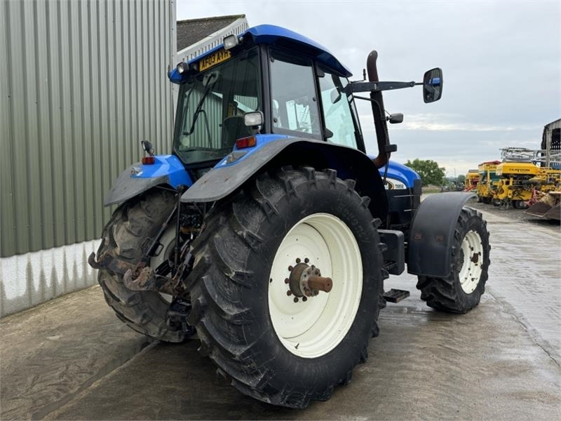 New Holland New Holland TM190 - Traktors: foto 4 New Holland New Holland TM190 - Traktors: foto 4