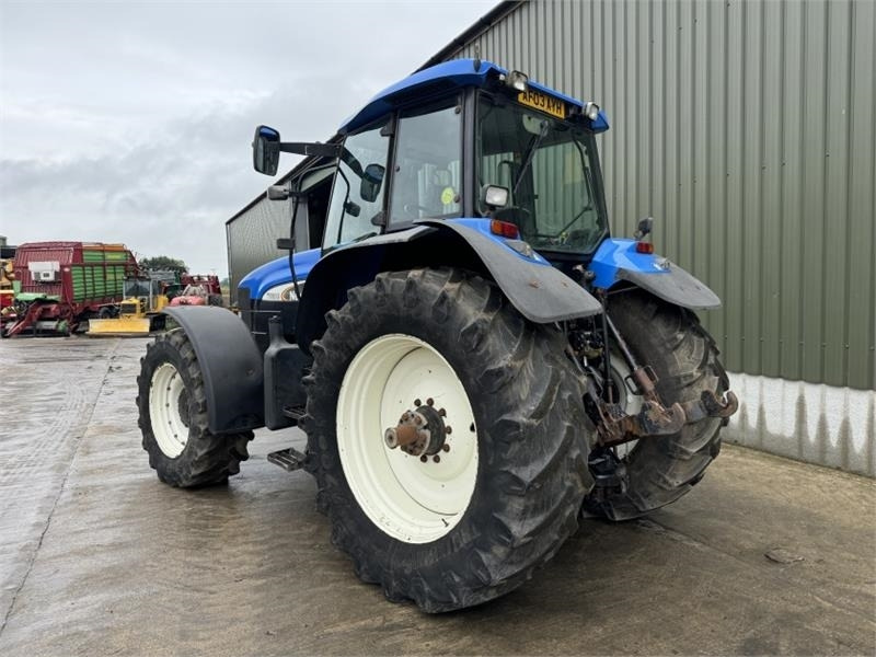 New Holland New Holland TM190 - Traktors: foto 2 New Holland New Holland TM190 - Traktors: foto 2