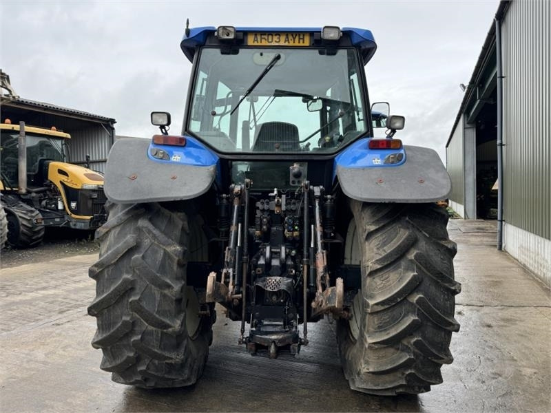 New Holland TM190 - Traktors: foto 5 New Holland TM190 - Traktors: foto 5
