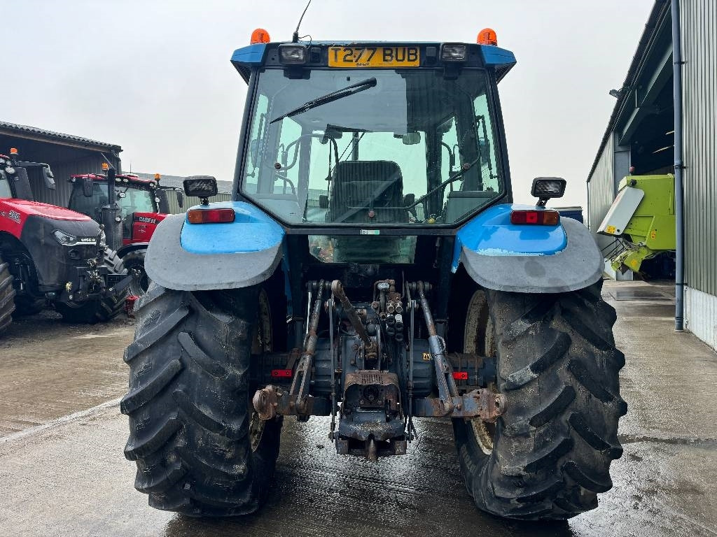 New Holland TS 100 - Traktors: foto 5 New Holland TS 100 - Traktors: foto 5