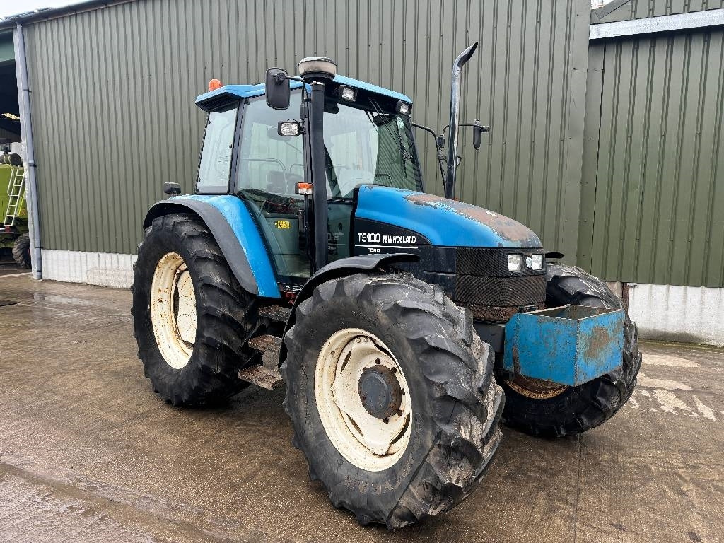 New Holland TS 100 - Traktors: foto 3 New Holland TS 100 - Traktors: foto 3