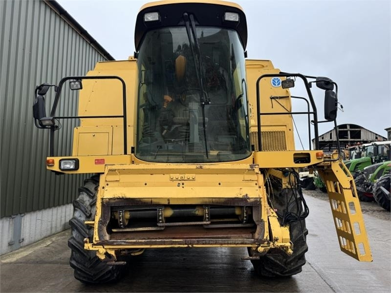 New Holland TX66 c/w 20ft Header - Kombainu papildaprīkojums: foto 5 New Holland TX66 c/w 20ft Header - Kombainu papildaprīkojums: foto 5