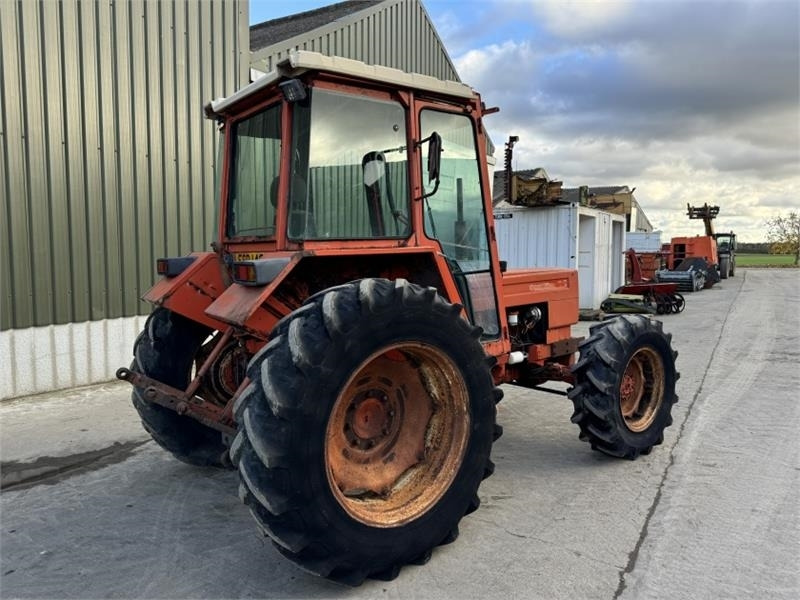Renault Renault 781-4 4WD Tractor - Traktors: foto 4 Renault Renault 781-4 4WD Tractor - Traktors: foto 4