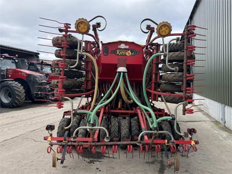 Vaderstad Rapid A600s 6m Seed Drill - Kombinētā sējmašīna: foto 4 Vaderstad Rapid A600s 6m Seed Drill - Kombinētā sējmašīna: foto 4