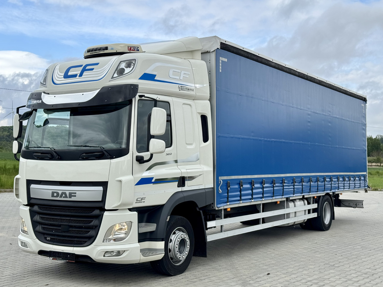 DAF CF 320 / FIRANKA / 24 EUROPALETY / SYPIALKA / AUTOMAT / KLIMA POSTOJOWA / 2017 ROK - Kravas automašīna ar tentu: foto 2 DAF CF 320 / FIRANKA / 24 EUROPALETY / SYPIALKA / AUTOMAT / KLIMA POSTOJOWA / 2017 ROK - Kravas automašīna ar tentu: foto 2