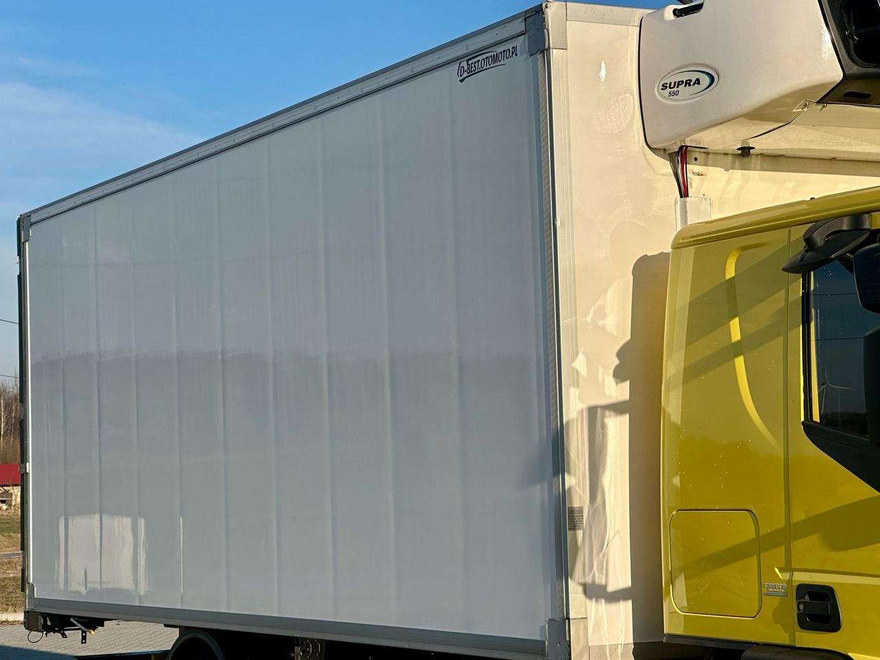 Kravas automašīna refrižerators IVECO EUROCARGO 160-280 / CHŁODNIA / 6.1 M DŁUGOŚCI / 15 EUROPALET / AUTOMAT / SYPIALKA / NISKI PRZEBIEG / 16 TON DMC / CARRIER SPALINOWO - ELEKTRYCZNY / 2018 ROK: foto 16 Kravas automašīna refrižerators IVECO EUROCARGO 160-280 / CHŁODNIA / 6.1 M DŁUGOŚCI / 15 EUROPALET / AUTOMAT / SYPIALKA / NISKI PRZEBIEG / 16 TON DMC / CARRIER SPALINOWO - ELEKTRYCZNY / 2018 ROK: foto 16