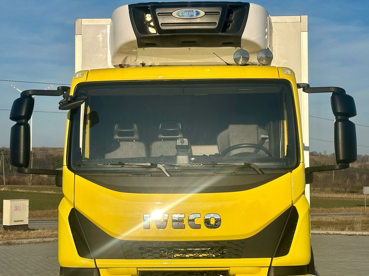 Kravas automašīna refrižerators IVECO EUROCARGO 160-280 / CHŁODNIA / 6.1 M DŁUGOŚCI / 15 EUROPALET / AUTOMAT / SYPIALKA / NISKI PRZEBIEG / 16 TON DMC / CARRIER SPALINOWO - ELEKTRYCZNY / 2018 ROK: foto 13 Kravas automašīna refrižerators IVECO EUROCARGO 160-280 / CHŁODNIA / 6.1 M DŁUGOŚCI / 15 EUROPALET / AUTOMAT / SYPIALKA / NISKI PRZEBIEG / 16 TON DMC / CARRIER SPALINOWO - ELEKTRYCZNY / 2018 ROK: foto 13