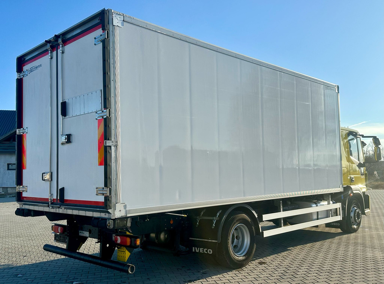 IVECO EUROCARGO 160-280 / CHŁODNIA / 6.1 M DŁUGOŚCI / 15 EUROPALET / AUTOMAT / SYPIALKA / NISKI PRZEBIEG / 16 TON DMC / CARRIER SPALINOWO - ELEKTRYCZNY / 2018 ROK - Kravas automašīna refrižerators: foto 5 IVECO EUROCARGO 160-280 / CHŁODNIA / 6.1 M DŁUGOŚCI / 15 EUROPALET / AUTOMAT / SYPIALKA / NISKI PRZEBIEG / 16 TON DMC / CARRIER SPALINOWO - ELEKTRYCZNY / 2018 ROK - Kravas automašīna refrižerators: foto 5