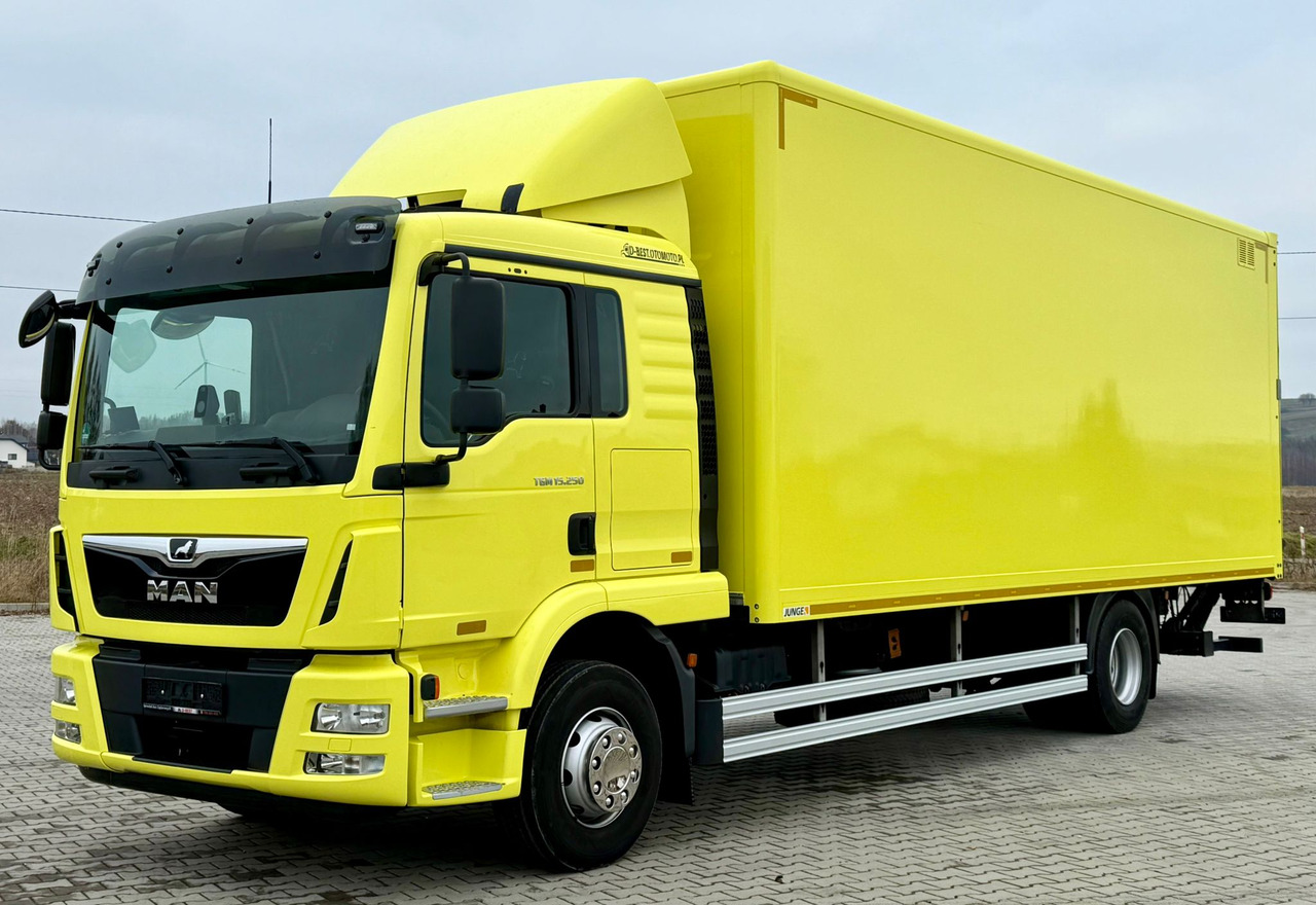 MAN TGM 15.250 / IZOTERMA / WINDA / 18 EUROPALET / ŁADOWNOŚĆ 7 615 KG / 150 TYŚ KM / AUTOMAT / JAK NOWY / 2020 ROK / KONTENER - Izometriskais kravas automašīna: foto 2 MAN TGM 15.250 / IZOTERMA / WINDA / 18 EUROPALET / ŁADOWNOŚĆ 7 615 KG / 150 TYŚ KM / AUTOMAT / JAK NOWY / 2020 ROK / KONTENER - Izometriskais kravas automašīna: foto 2