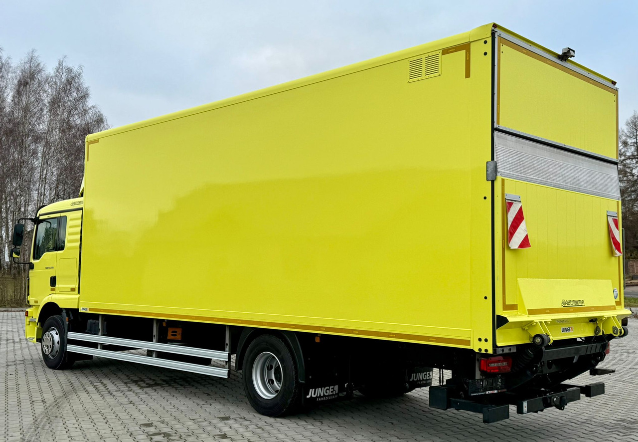 MAN TGM 15.250 / IZOTERMA / WINDA / 18 EUROPALET / ŁADOWNOŚĆ 7 615 KG / 150 TYŚ KM / AUTOMAT / JAK NOWY / 2020 ROK / KONTENER - Izometriskais kravas automašīna: foto 4 MAN TGM 15.250 / IZOTERMA / WINDA / 18 EUROPALET / ŁADOWNOŚĆ 7 615 KG / 150 TYŚ KM / AUTOMAT / JAK NOWY / 2020 ROK / KONTENER - Izometriskais kravas automašīna: foto 4