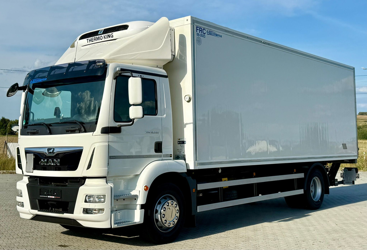 MAN TGM 18.290 / CHŁODNIA / WINDA / 18 PALET / AUTOMAT / NISKI PRZEBIEG / 2017 - Kravas automašīna refrižerators: foto 2 MAN TGM 18.290 / CHŁODNIA / WINDA / 18 PALET / AUTOMAT / NISKI PRZEBIEG / 2017 - Kravas automašīna refrižerators: foto 2