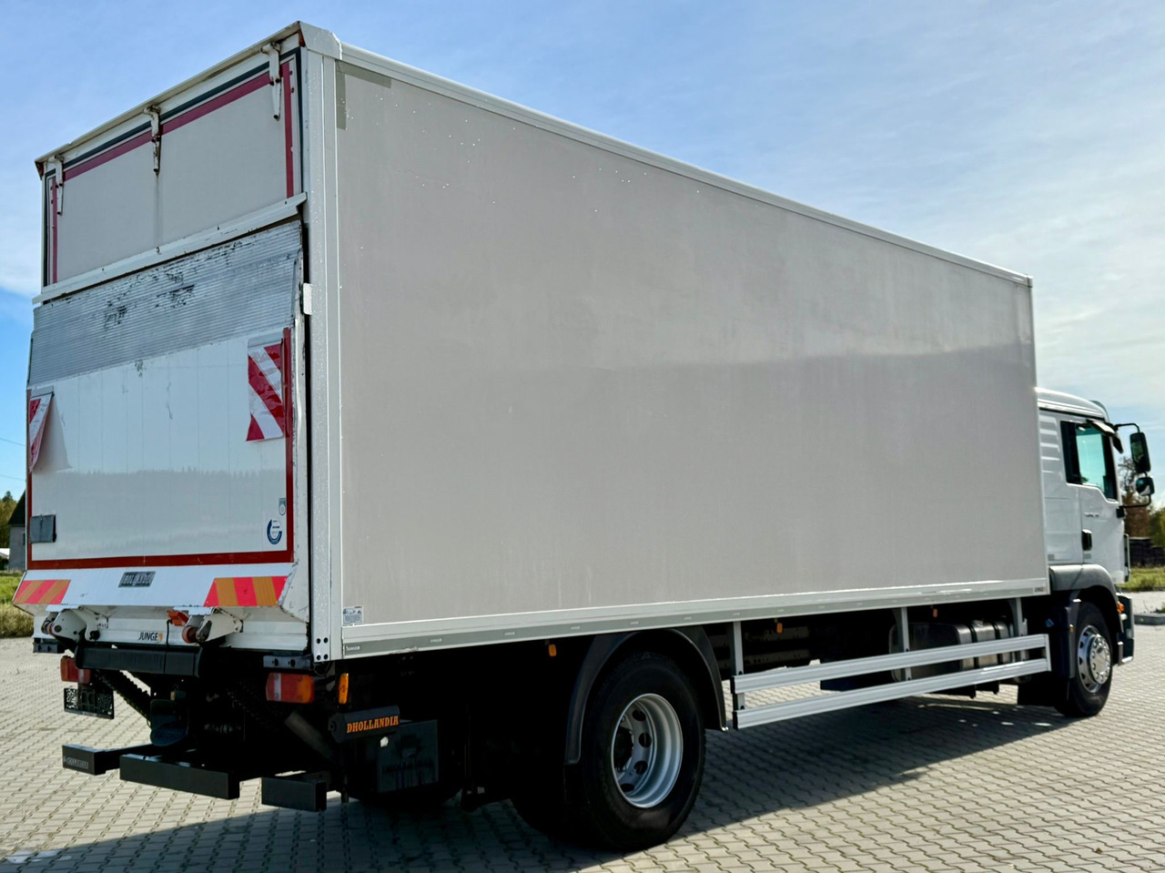 MAN TGM 18.290 / KONTENER / WINDA / 18 PALET / SYPIALKA / AUTOMAT / EURO 6 / 9 260 KG ŁADOWNOŚCI - Kravas automašīna ar slēgto virsbūvi: foto 5 MAN TGM 18.290 / KONTENER / WINDA / 18 PALET / SYPIALKA / AUTOMAT / EURO 6 / 9 260 KG ŁADOWNOŚCI - Kravas automašīna ar slēgto virsbūvi: foto 5