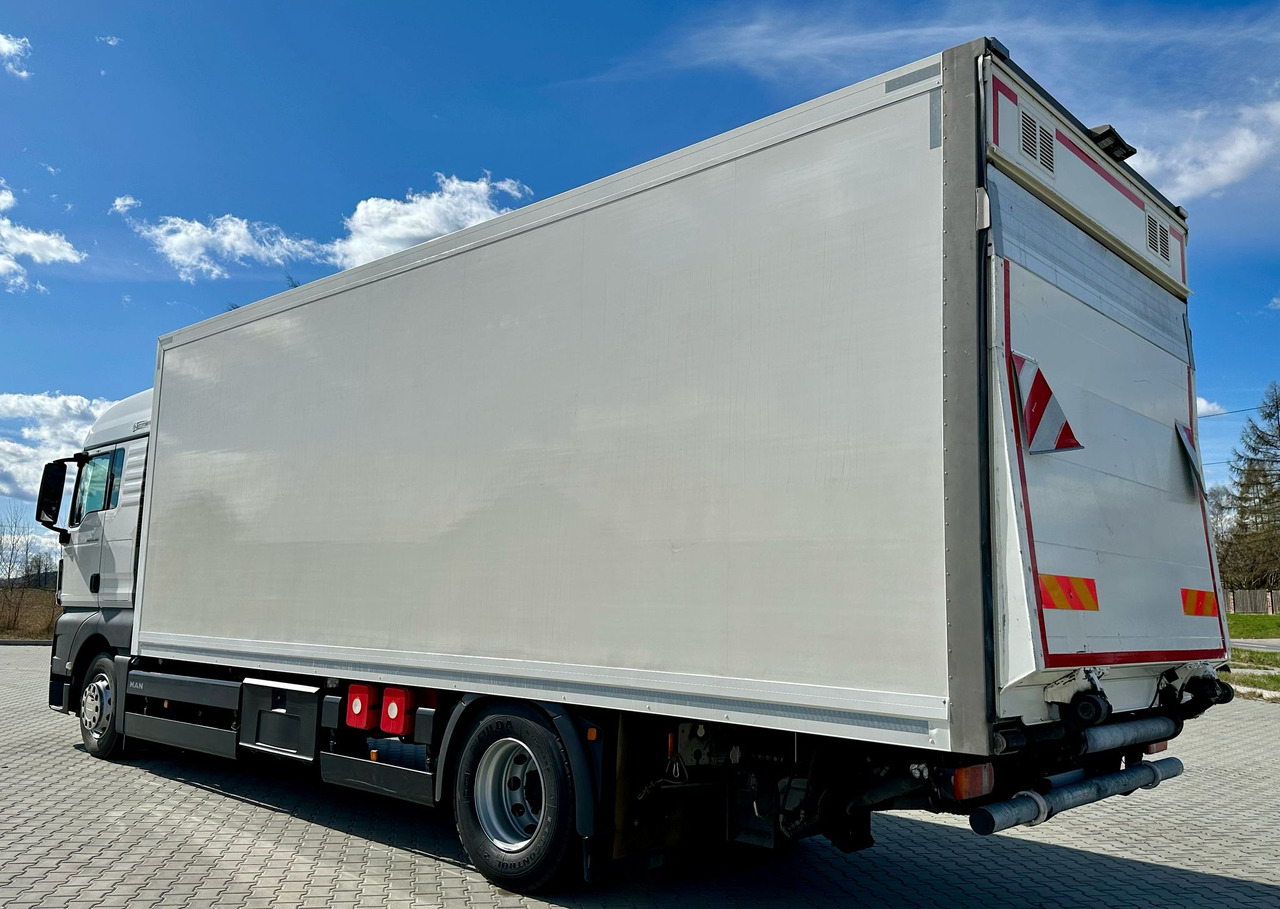 MAN TGX 18.360 / CHŁODNIA / WINDA / AUTOMAT / 19 EUROPALET / THERMO KING / SYPIALKA / SPROWADZONY - Kravas automašīna refrižerators: foto 3 MAN TGX 18.360 / CHŁODNIA / WINDA / AUTOMAT / 19 EUROPALET / THERMO KING / SYPIALKA / SPROWADZONY - Kravas automašīna refrižerators: foto 3