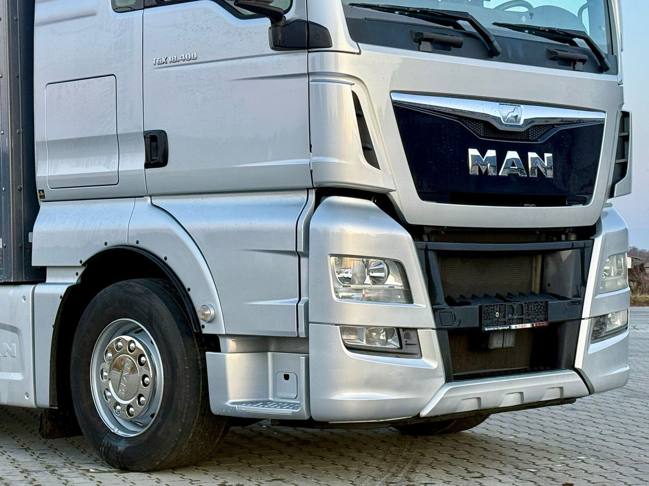 MAN TGX 18.400 / FIRANKA / KONTENER / NISKI PRZEBIEG / EURO 6 / AUTOMAT / SYPIALKA / 2016 ROK līzingu MAN TGX 18.400 / FIRANKA / KONTENER / NISKI PRZEBIEG / EURO 6 / AUTOMAT / SYPIALKA / 2016 ROK: foto 12