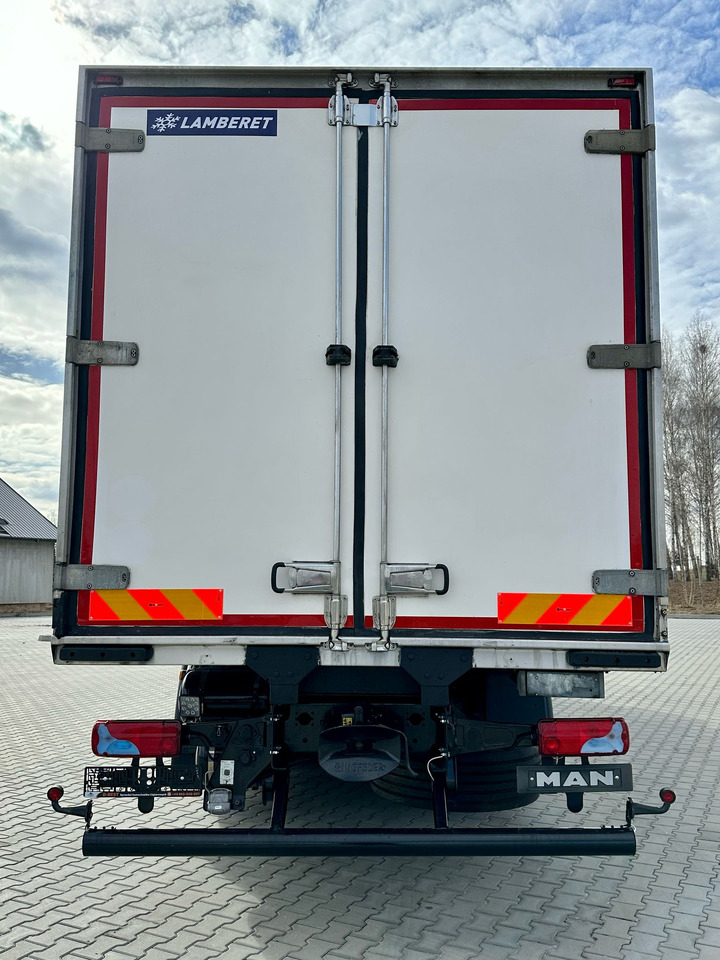 MAN TGX 26.420 / CHŁODNIA / LAMBERET / 18 EUROPALET / 6x2 / 2017 ROK / SYPIALKA - Kravas automašīna refrižerators: foto 4 MAN TGX 26.420 / CHŁODNIA / LAMBERET / 18 EUROPALET / 6x2 / 2017 ROK / SYPIALKA - Kravas automašīna refrižerators: foto 4