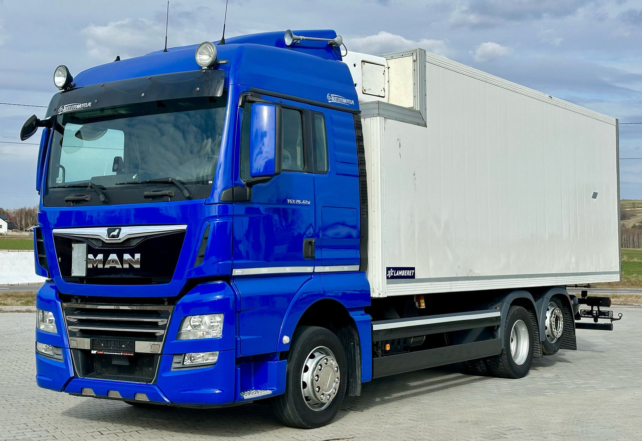 MAN TGX 26.420 / CHŁODNIA / LAMBERET / 18 EUROPALET / 6x2 / 2017 ROK / SYPIALKA - Kravas automašīna refrižerators: foto 2 MAN TGX 26.420 / CHŁODNIA / LAMBERET / 18 EUROPALET / 6x2 / 2017 ROK / SYPIALKA - Kravas automašīna refrižerators: foto 2