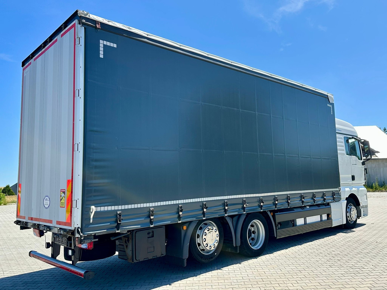 MAN TGX 26.460 / FIRANKA / 19 EUROPALET / 7.75 M / 6X2 / OŚ PODNOSZONA / AU - Kravas automašīna ar tentu: foto 3 MAN TGX 26.460 / FIRANKA / 19 EUROPALET / 7.75 M / 6X2 / OŚ PODNOSZONA / AU - Kravas automašīna ar tentu: foto 3