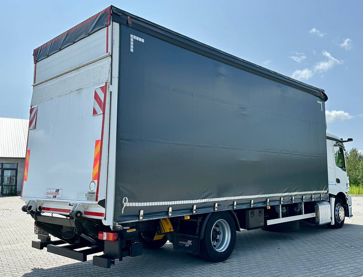 MERCEDES-BENZ ACTROS 1833 / FIRANKA / WINDA / 18 PALET / AUTOMAT / 310 TYS KM / DUŻY SILNIK / 2020 ROK / SYPIALKA - Kravas automašīna ar tentu: foto 3 MERCEDES-BENZ ACTROS 1833 / FIRANKA / WINDA / 18 PALET / AUTOMAT / 310 TYS KM / DUŻY SILNIK / 2020 ROK / SYPIALKA - Kravas automašīna ar tentu: foto 3