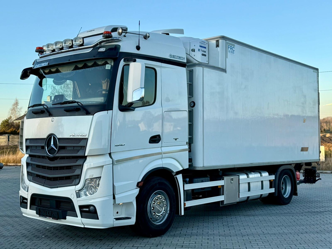 MERCEDES-BENZ ACTROS 1840 / CHŁODNIA / WINDA / 15 EUROPALET / 6.10 M DŁUGOŚCI / DUŻA KABINA / AUTOMAT / SPROWADZONY / SERWISOWANY / EURO 6 - Kravas automašīna refrižerators: foto 2 MERCEDES-BENZ ACTROS 1840 / CHŁODNIA / WINDA / 15 EUROPALET / 6.10 M DŁUGOŚCI / DUŻA KABINA / AUTOMAT / SPROWADZONY / SERWISOWANY / EURO 6 - Kravas automašīna refrižerators: foto 2