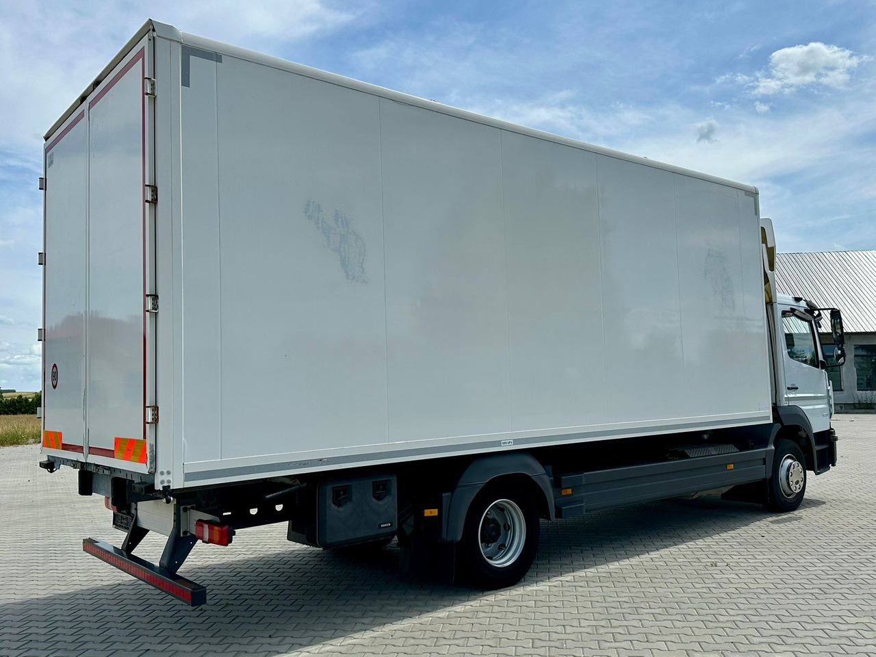 MERCEDES-BENZ ATEGO / 1221 / IZOTERMA / KONTENER / AUTOMAT / 230 TYS KM / 17 EUROPALET / 6.8 M DŁUGOŚCI / 2019 ROK - Izometriskais kravas automašīna: foto 3 MERCEDES-BENZ ATEGO / 1221 / IZOTERMA / KONTENER / AUTOMAT / 230 TYS KM / 17 EUROPALET / 6.8 M DŁUGOŚCI / 2019 ROK - Izometriskais kravas automašīna: foto 3