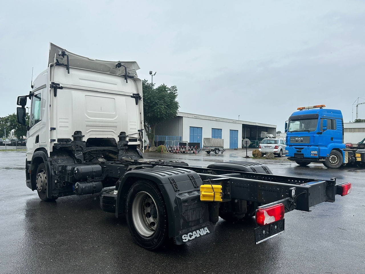SCANIA P220 / RAMA DO ZABUDOWY / ROZSTAW OSI 3.90 M / SILNIK 6 / WYWROTKA / BECZKA / HAKOWIEC / UTRZYMANIE DRÓG / AUTOMAT / 2019 ROK / NISKI PRZEBIEG - Šasija kravas automašīna: foto 4 SCANIA P220 / RAMA DO ZABUDOWY / ROZSTAW OSI 3.90 M / SILNIK 6 / WYWROTKA / BECZKA / HAKOWIEC / UTRZYMANIE DRÓG / AUTOMAT / 2019 ROK / NISKI PRZEBIEG - Šasija kravas automašīna: foto 4