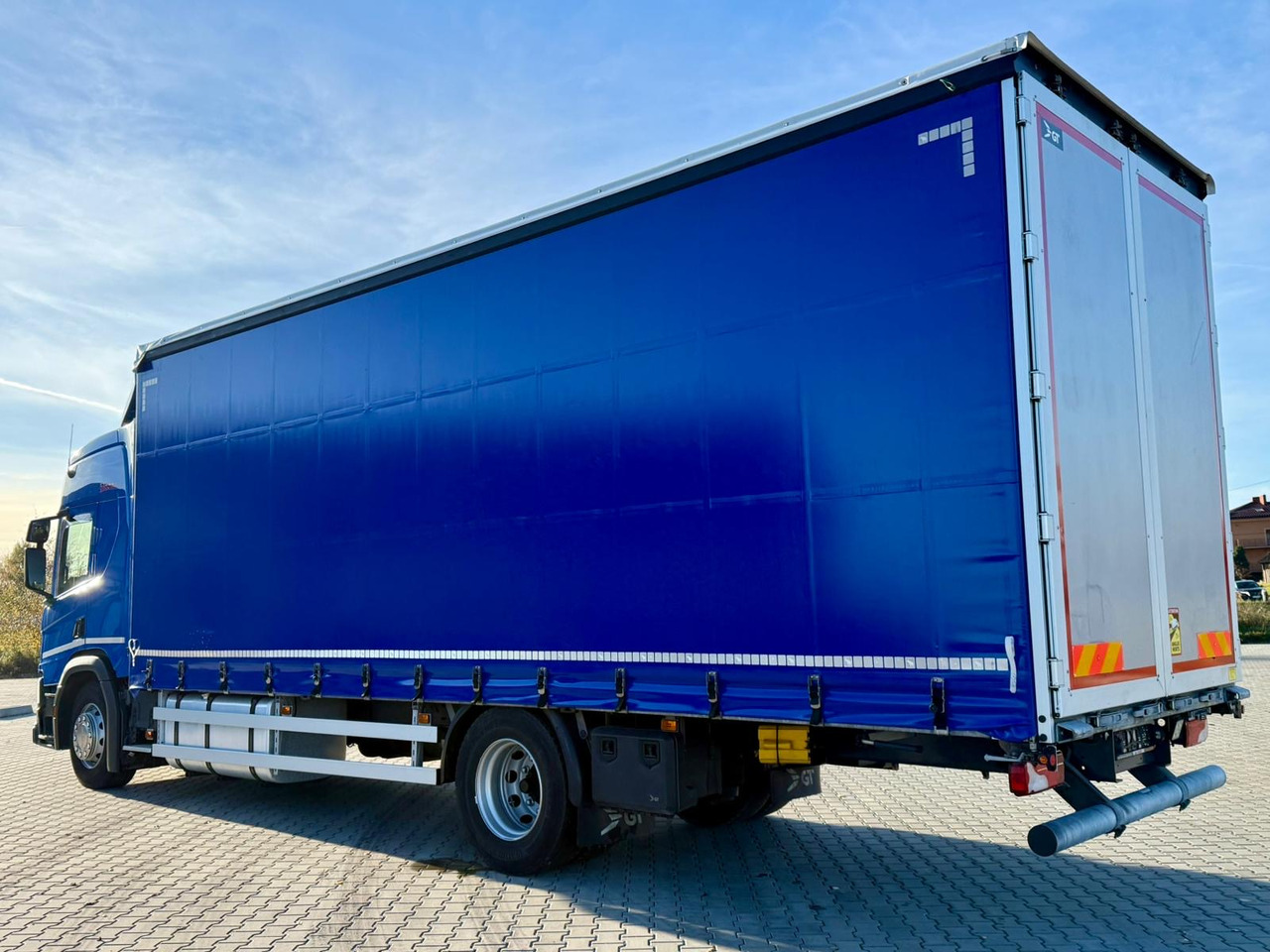 SCANIA P280 / FIRANKA / 20 EUROPALET / SYPIALKA / SILNIK 6 / AUTOMAT - Kravas automašīna ar tentu: foto 3 SCANIA P280 / FIRANKA / 20 EUROPALET / SYPIALKA / SILNIK 6 / AUTOMAT - Kravas automašīna ar tentu: foto 3