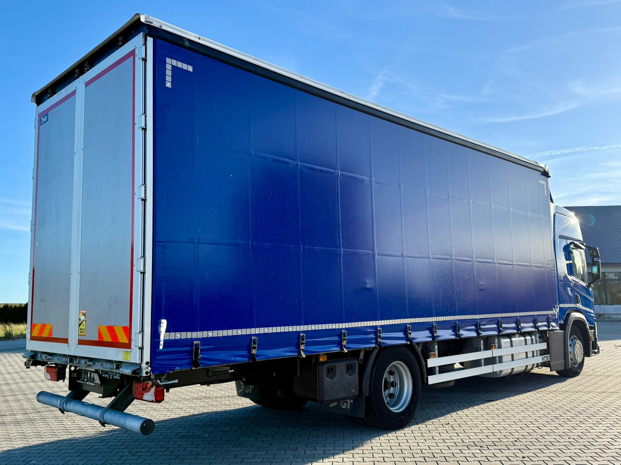 SCANIA P280 / FIRANKA / 20 EUROPALET / SYPIALKA / SILNIK 6 / AUTOMAT - Kravas automašīna ar tentu: foto 5 SCANIA P280 / FIRANKA / 20 EUROPALET / SYPIALKA / SILNIK 6 / AUTOMAT - Kravas automašīna ar tentu: foto 5