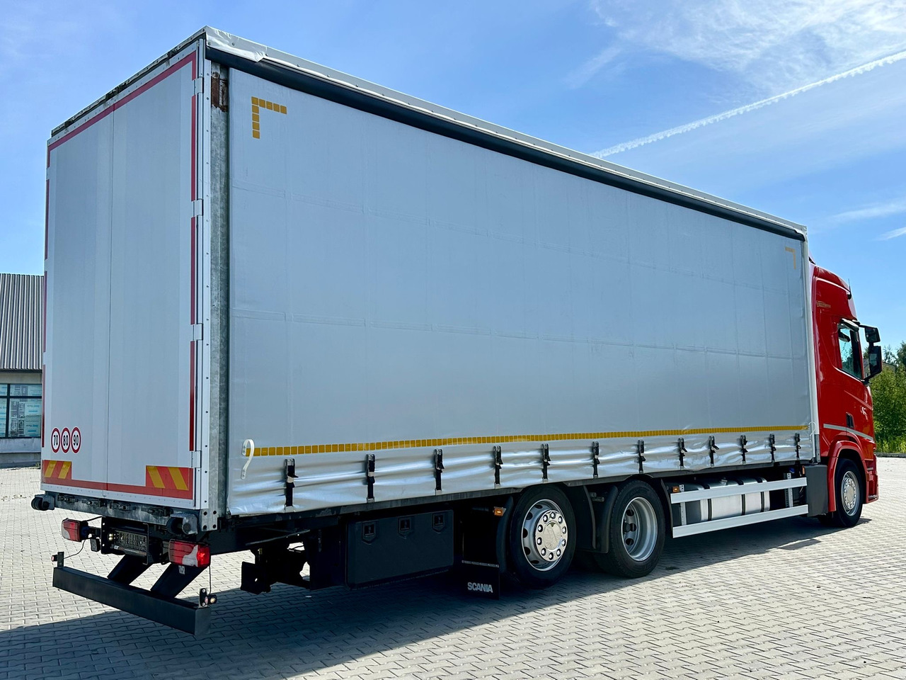 SCANIA R410 / FIRANKA / 21 EUROPALET / 8.5 M DŁUGOŚCI / 6x2 / PODWIESZA - Kravas automašīna ar tentu: foto 4 SCANIA R410 / FIRANKA / 21 EUROPALET / 8.5 M DŁUGOŚCI / 6x2 / PODWIESZA - Kravas automašīna ar tentu: foto 4
