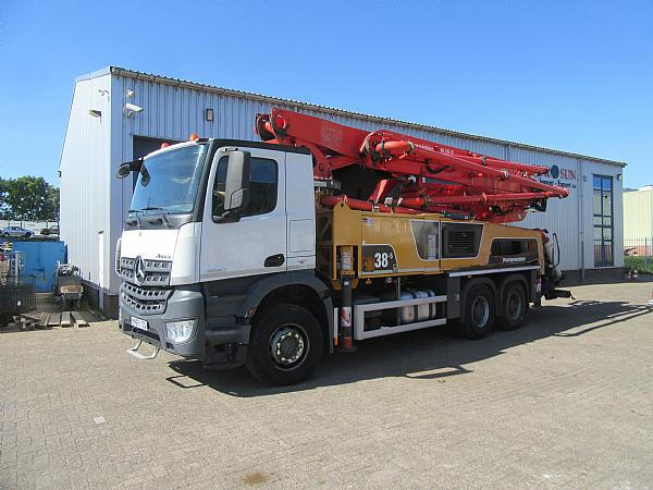 2015 PUTZMEISTER M38/5 AROCS 6x4 - Betona sūknis: foto 1 2015 PUTZMEISTER M38/5 AROCS 6x4 - Betona sūknis: foto 1