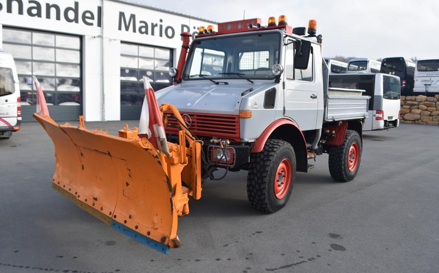 Mercedes-Benz Unimog 424 - Kravas automašīna pašizgāzējs: foto 2 Mercedes-Benz Unimog 424 - Kravas automašīna pašizgāzējs: foto 2