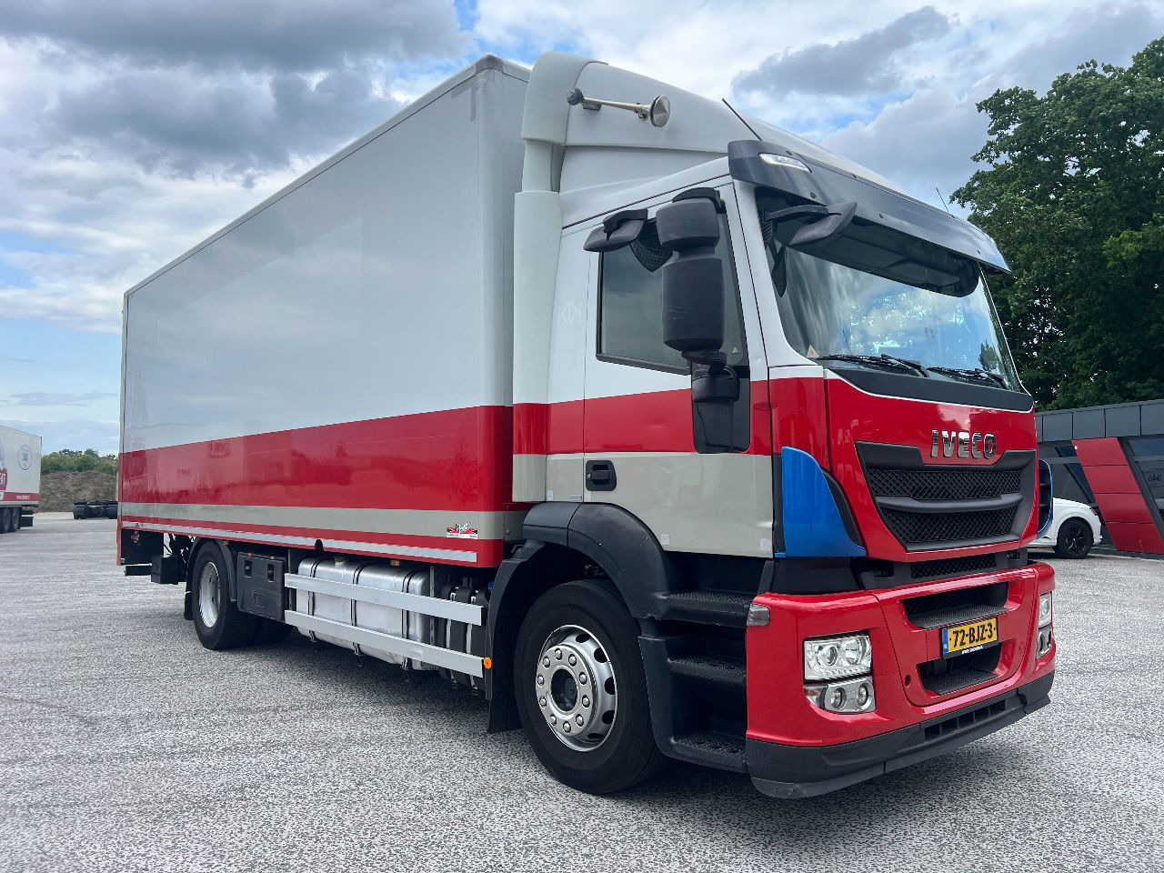 Iveco Stralis 310 AD, 19Ton, Euro 6 - Kravas automašīna ar slēgto virsbūvi: foto 2 Iveco Stralis 310 AD, 19Ton, Euro 6 - Kravas automašīna ar slēgto virsbūvi: foto 2