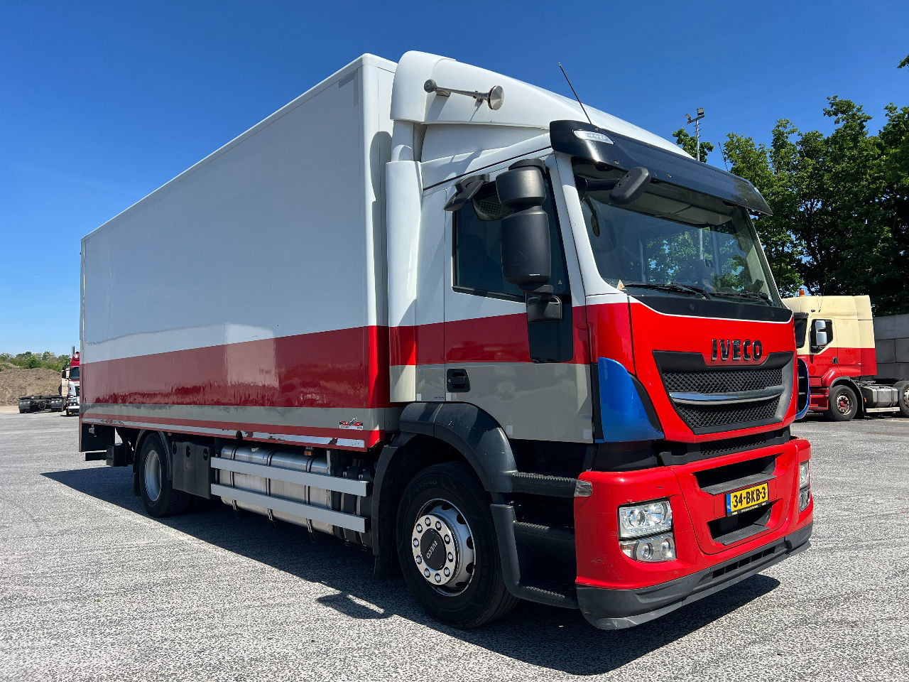 Iveco Stralis 310 AD, 19Ton, Euro 6 - Kravas automašīna ar slēgto virsbūvi: foto 2 Iveco Stralis 310 AD, 19Ton, Euro 6 - Kravas automašīna ar slēgto virsbūvi: foto 2