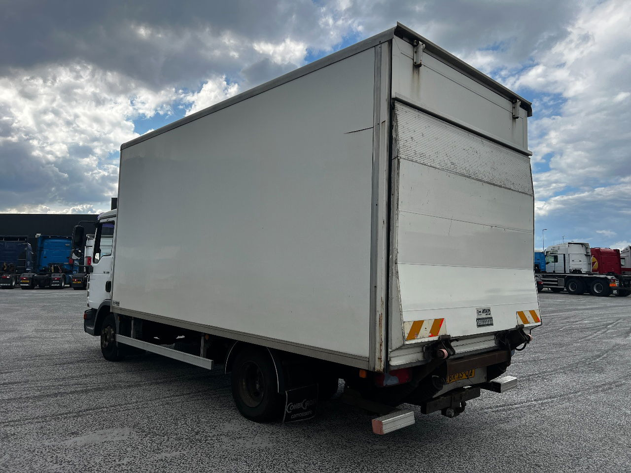 MAN TGL 7.180 Euro 3, Aut - Kravas automašīna ar slēgto virsbūvi: foto 4 MAN TGL 7.180 Euro 3, Aut - Kravas automašīna ar slēgto virsbūvi: foto 4
